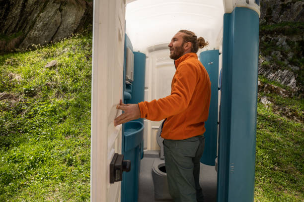 Best Portable bathroom rental  in Macon, MO