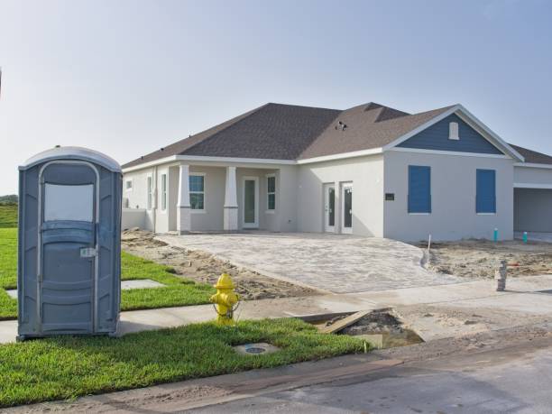 Best Portable bathroom rental  in Macon, MO